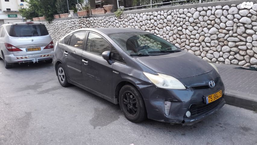 טויוטה פריוס