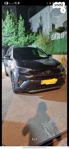 טויוטה RAV4