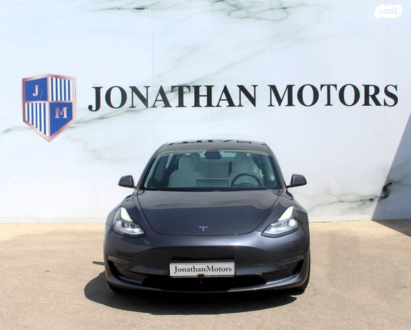 מודעת רכב טסלה מודל 3