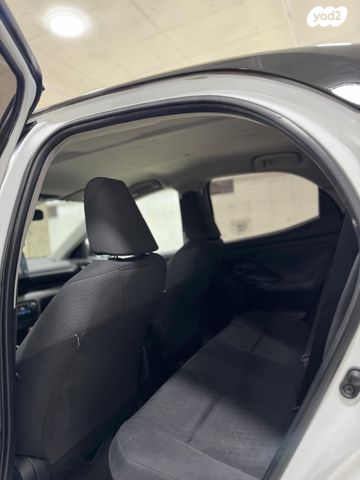 טויוטה יאריס