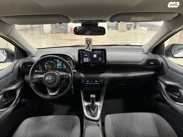 טויוטה יאריס