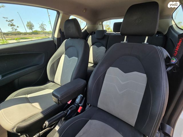 אלפא רומיאו מיטו