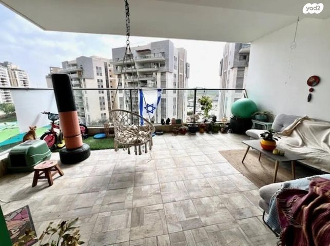 שושנה דמארי 15