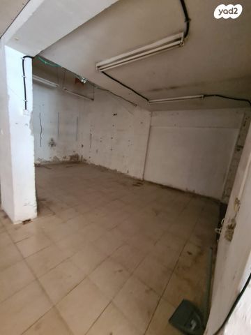 חנויות/ שטח מסחרי, הראשונים 26, רובע א', אשדוד