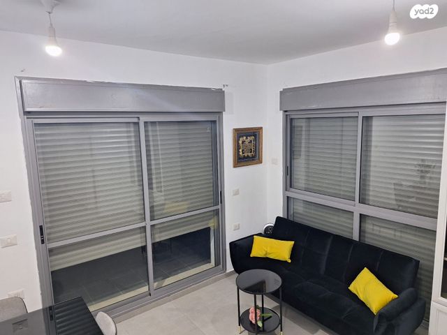 דירה, נצר חזני, נתיבות מערב, נתיבות