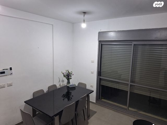 דירה, נצר חזני, נתיבות מערב, נתיבות