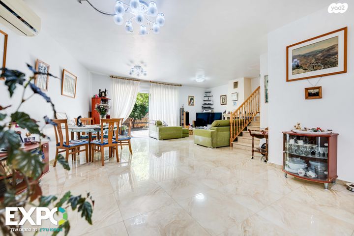 מעלה הגבעה 7