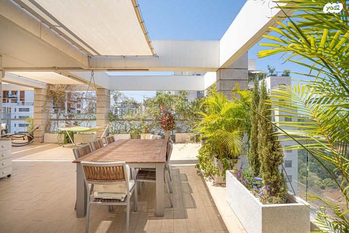 גג/ פנטהאוז, מגדיאל, הוד השרון