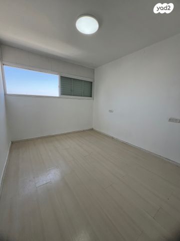 דירה, ליבורנו 26, רמת הנשיא, בת ים