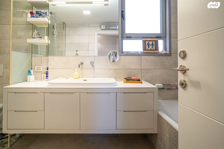 גג/ פנטהאוז, מגדיאל, הוד השרון