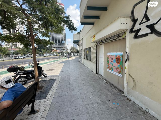 חנויות/ שטח מסחרי, דרך מנחם בגין 100, מונטיפיורי, הרכבת, תל אביב יפו