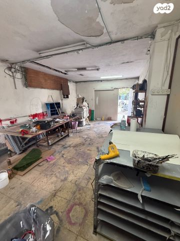 חנויות/ שטח מסחרי, דרך מנחם בגין 100, מונטיפיורי, הרכבת, תל אביב יפו