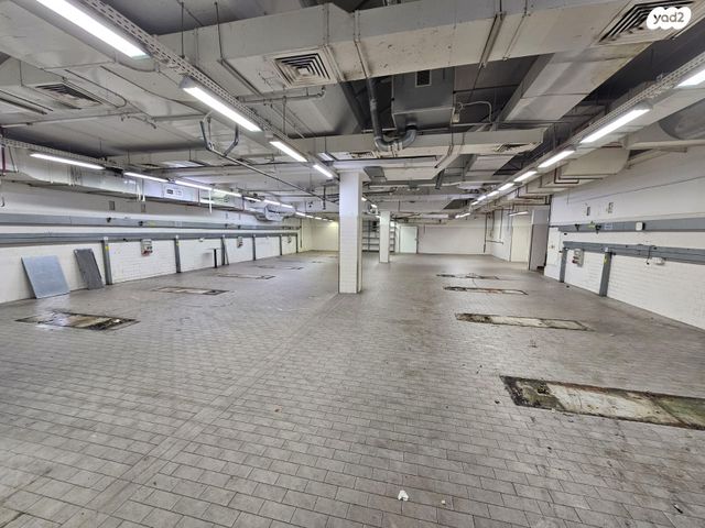 חנויות/ שטח מסחרי, חומה ומגדל, מונטיפיורי, הרכבת, תל אביב יפו