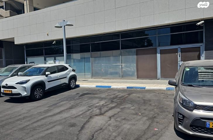 חנויות/ שטח מסחרי, חומה ומגדל, מונטיפיורי, הרכבת, תל אביב יפו