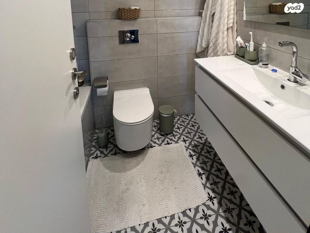 דירה, דרך מנחם בגין 158, מונטיפיורי, הרכבת, תל אביב יפו