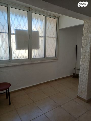 דירה, יוסף שפרינצק 34, שיכון א', קרית שמונה