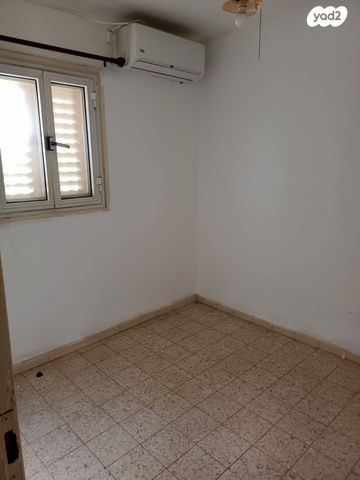 דירה, יוסף שפרינצק 34, שיכון א', קרית שמונה