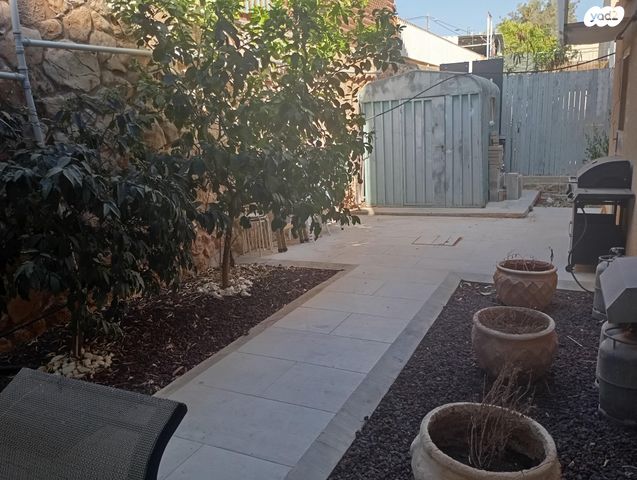 גאון הירדן 302