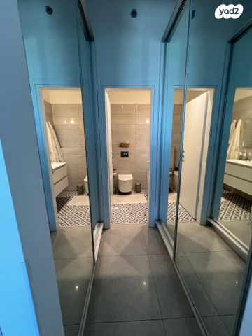 דירה, דרך מנחם בגין 158, מונטיפיורי, הרכבת, תל אביב יפו