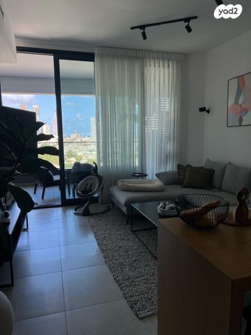 דירה, דרך מנחם בגין 158, מונטיפיורי, הרכבת, תל אביב יפו