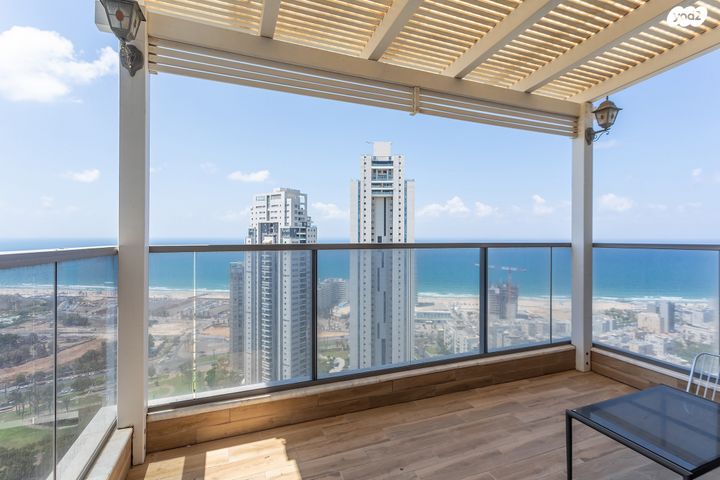 דירה, יצחק שדה 8, דרום מערב ותיק, בת ים