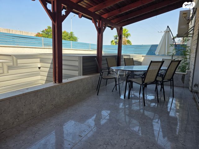 דופלקס, שקד, מורדות טבריה, טבריה