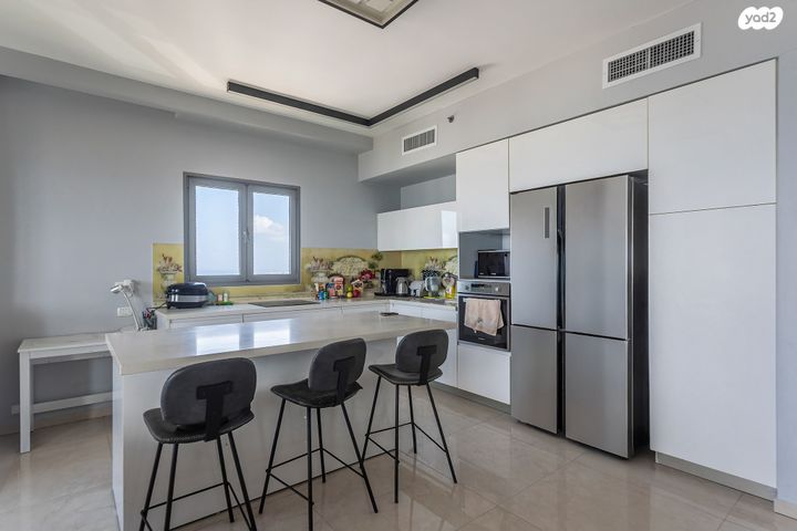 דירה, יצחק שדה 8, דרום מערב ותיק, בת ים