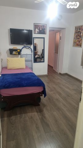 דירה, יהודה הלוי, דוד רזיאל, קרית שמונה