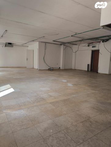 מחסנים, כפר סבא