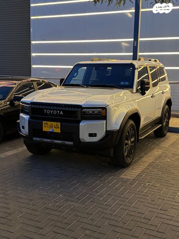 טויוטה לנד קרוזר
