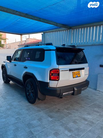 טויוטה לנד קרוזר