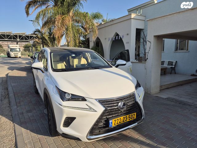 NX Luxury Mi 300h היברידי אוט׳ 2.5 (155 כ״ס)
