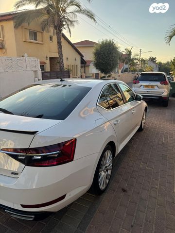 מודעת רכב סקודה סופרב