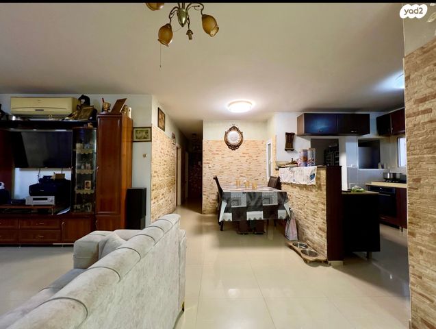 ח.מ. שפירא 70