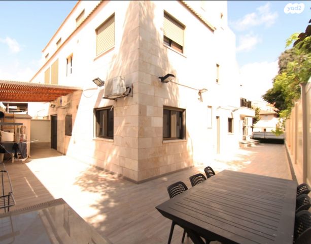 דירת גן, חב"ד 6, קרית צאנז, נתניה