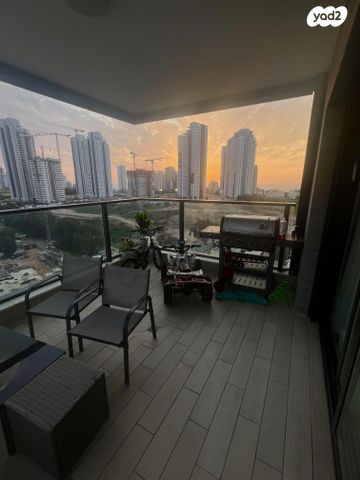 דירה, אייזיק רמבה 9, נוף הטיילת, נתניה