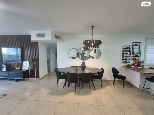 דירה, ברוש, קרית השרון, נתניה