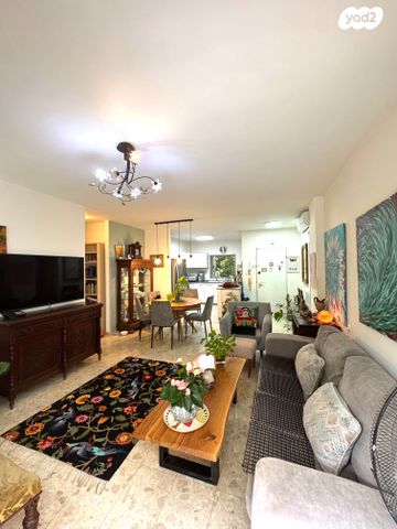 דירת גן, סביוני הכפר, כפר סבא