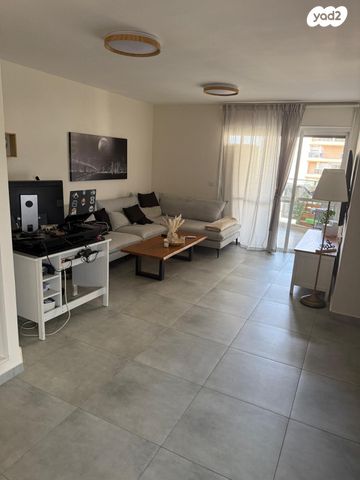 דירה, נחל פרת 8, אחוזת דניה, חדרה