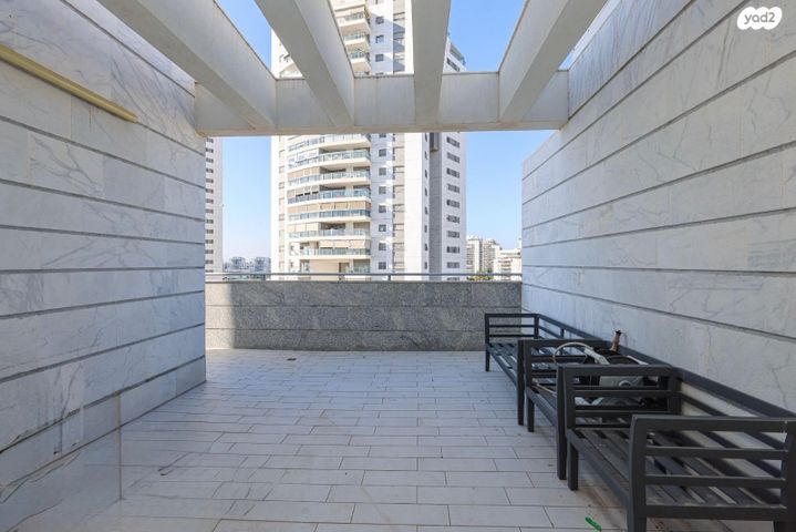 גג/ פנטהאוז, נאות רבין, יבנה