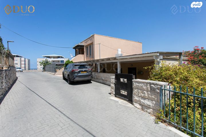 דו משפחתי, סמטת הבריכה, גבעת נשר, נשר