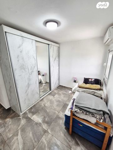 דירה, כובשי החרמון 21, רמת הנשיא, בת ים