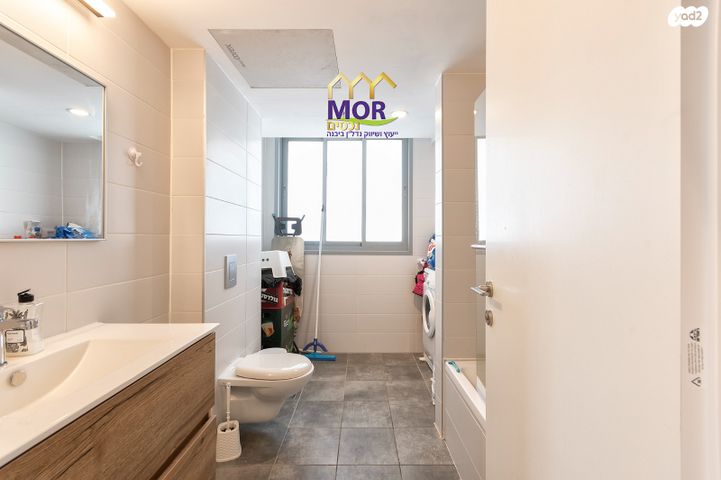 דירה, חרמון, נאות שז"ר, יבנה