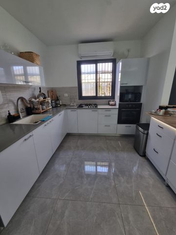 דירת גן, נעלה, נעלה