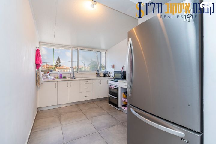 דו משפחתי, חדרה