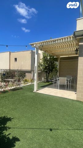 דו משפחתי, שערי תקווה