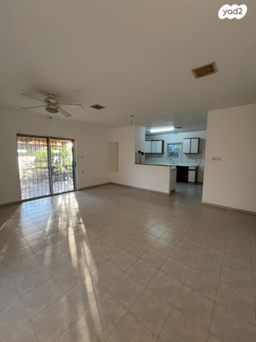 בית פרטי/ קוטג', גפנים 39, שריגים