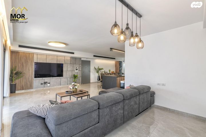 גג/ פנטהאוז, יהודה הלוי, נאות שמיר, יבנה