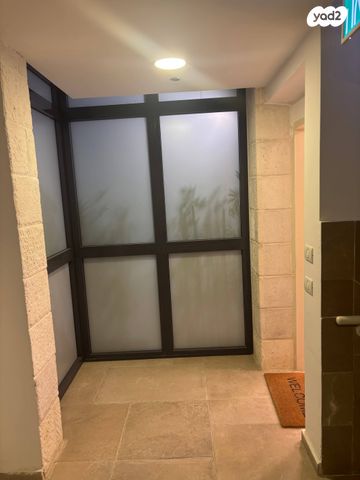 גג/ פנטהאוז, קוסטה ריקה 18, עיר גנים, ירושלים