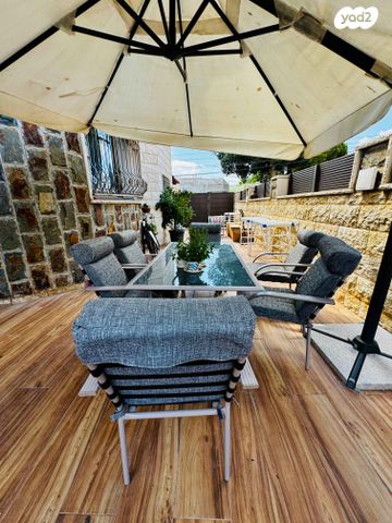 דו משפחתי, הנדיב, עכו